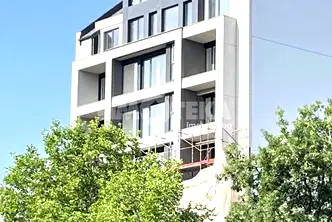 Тристаен апартамент в София, Център