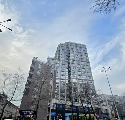 Снимка 2 — Тристаен апартамент в Бургас, Център