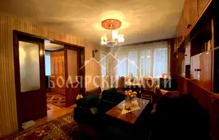 Тристаен апартамент във Велико Търново, Център