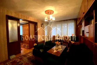 Тристаен апартамент във Велико Търново, Център
