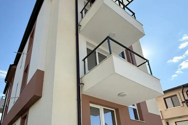 Тристаен апартамент във Враца, Център