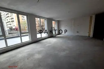 Тристаен апартамент в Пловдив, Център