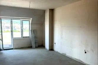Тристаен апартамент в Кърджали, Център