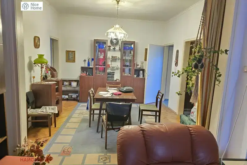 Тристаен апартамент в София, Център