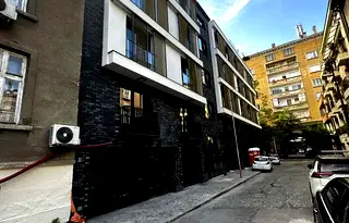 Тристаен апартамент в София, Център