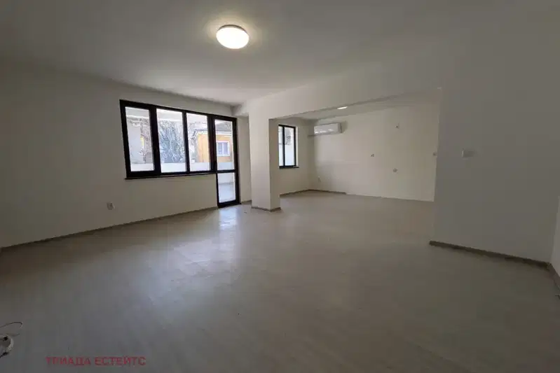 3-bedroom apartment in Burgas, Centyr