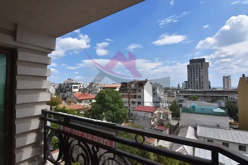 3-bedroom apartment in Varna, Centyr
