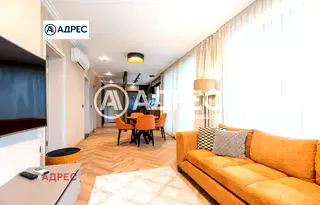 Тристаен апартамент във Варна, Център