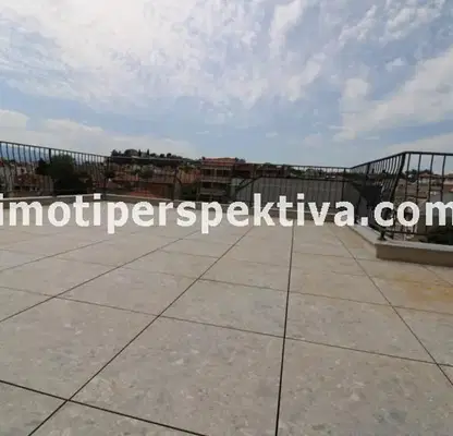 Снимка 4 — Тристаен апартамент в Пловдив, Център