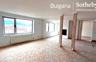Тристаен апартамент в София, Център