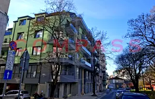 Тристаен апартамент във Варна, Център
