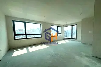 Тристаен апартамент в София, Център