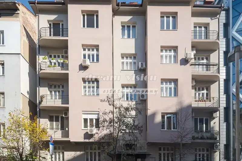3-bedroom apartment in Sofiya, Centyr