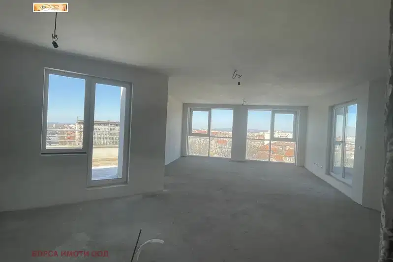 3-bedroom apartment in Vraca, Centyr