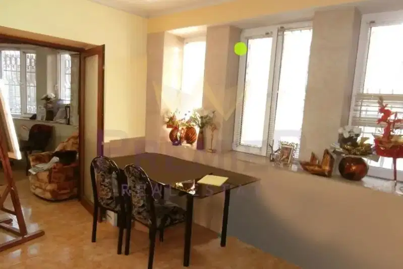 3-bedroom apartment in Burgas, Centyr