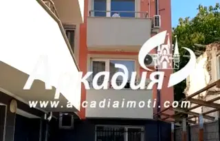 Тристаен апартамент с паркомясто в Каменица 2, Пловдив