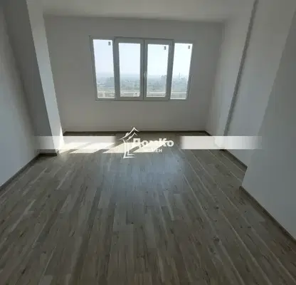 Photo 4 — 3-bedroom apartment in Shumen, Centyr