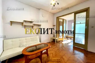 Тристаен апартамент в София, Център