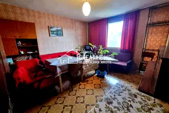 Тристаен апартамент в Търговище, Център