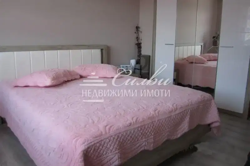 3-bedroom apartment in Shumen, Centyr