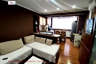 Тристаен апартамент в Пазарджик, Център