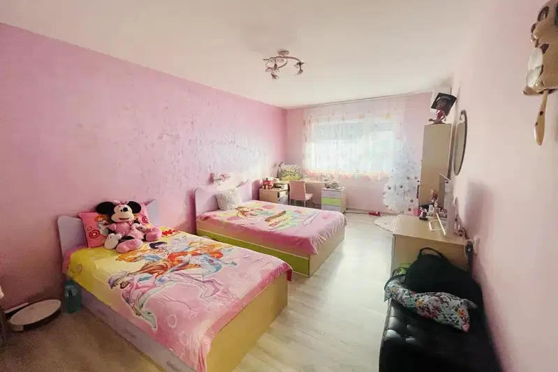 3-bedroom apartment in Shumen, Centyr