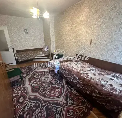Снимка 3 — Тристаен апартамент в Шумен, Център