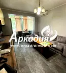Тристаен апартамент с тераса в центъра на Пловдив