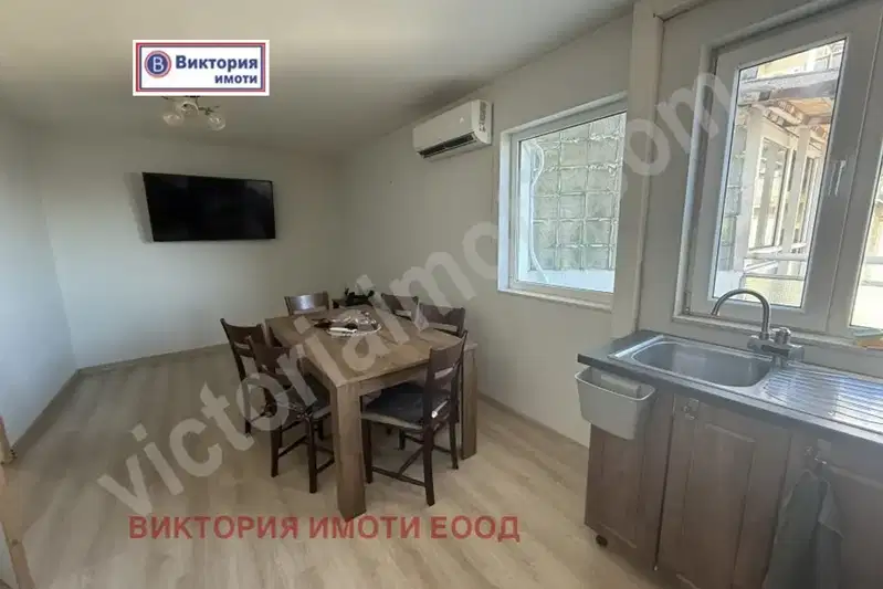 Тристаен апартамент с две тераси в Център, Велико Търново