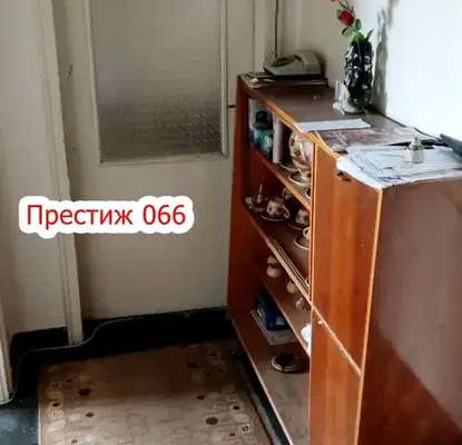Снимка 2 — Тристаен апартамент в Шумен, Център