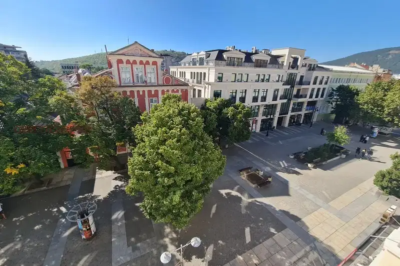 3-bedroom apartment in Sliven, Centyr
