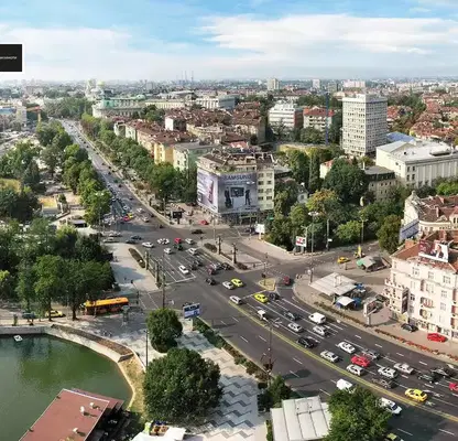 Снимка 3 — Тристаен апартамент с гледка към Витоша в Център, София
