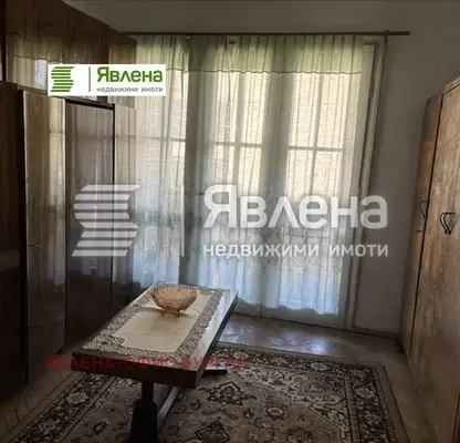 Снимка 3 — Тристаен апартамент в Бургас, Център