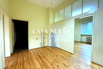 Тристаен апартамент в София, Център