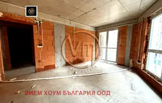 Тристаен апартамент във Варна, Център