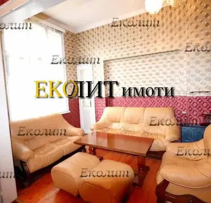 Снимка 3 — Тристаен апартамент в София, Център