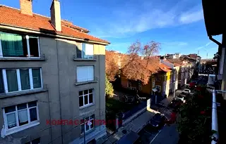 Тристаен апартамент с две спални в Център, ул. Цар Шишман