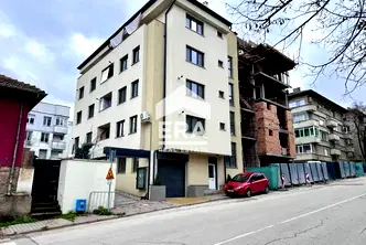 Тристаен апартамент във Велико Търново, Център