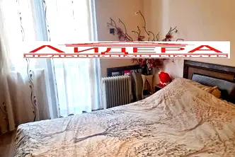 Тристаен апартамент с тераса в центъра на Пловдив