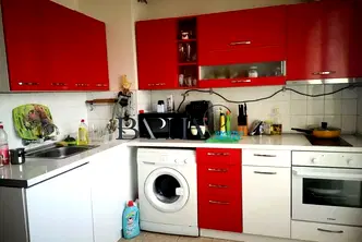 Тристаен апартамент с две тераси в Център, Варна