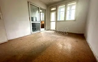 Тристаен апартамент във Варна, Център