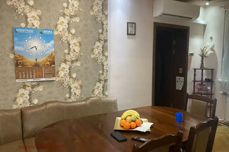 3-bedroom apartment in Dobrich, Centyr