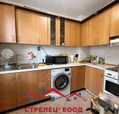 Photo 3 — 3-bedroom apartment in Dobrich, Centyr
