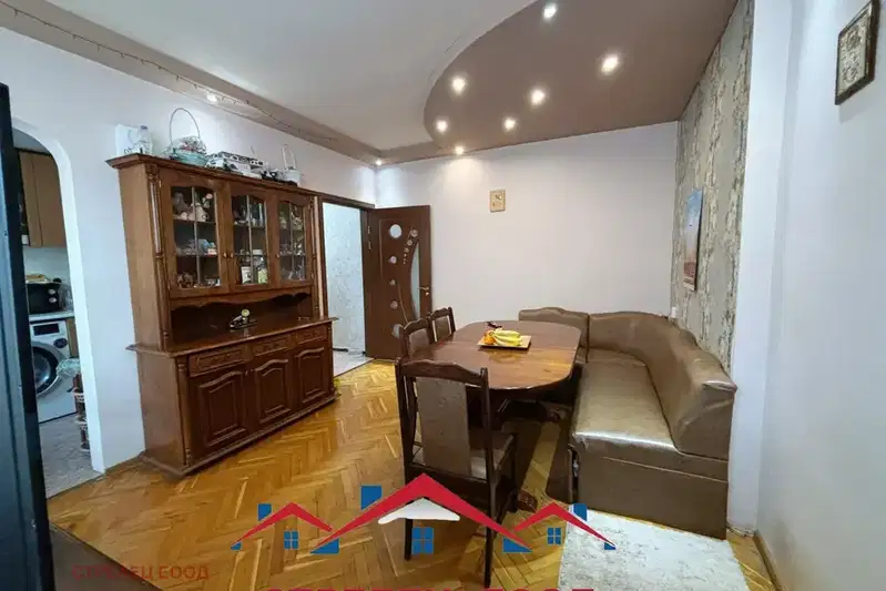 3-bedroom apartment in Dobrich, Centyr