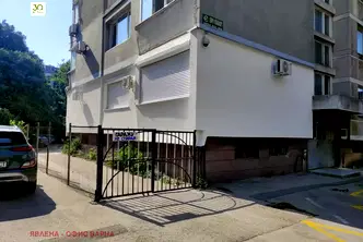 Тристаен апартамент с две усвоени тераси в Окръжна болница, Варна