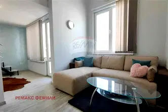 Тристаен апартамент във Варна, Център