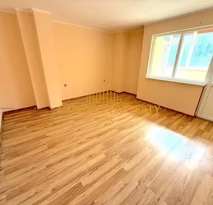 Photo 3 — 3-bedroom apartment in Silistra, Centyr