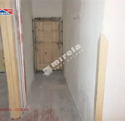 Снимка 5 — Тристаен апартамент в София, Център