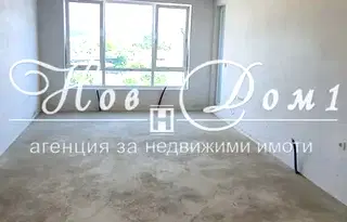 Тристаен апартамент с две тераси в Център, Варна