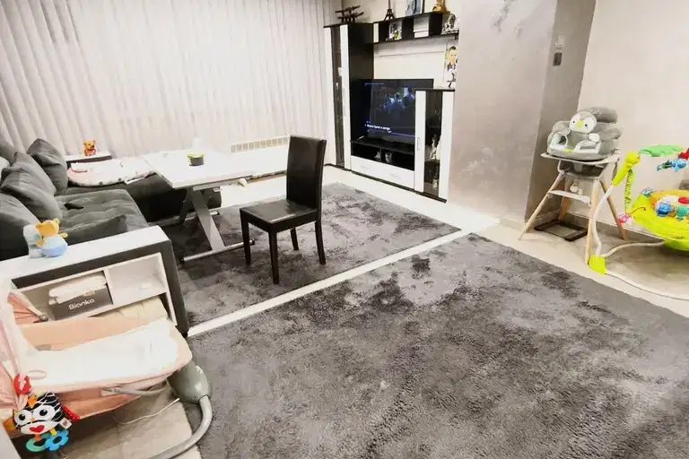 3-bedroom apartment in Pernik, Centyr